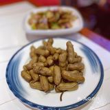 大口吃肉喝酒的快乐丨蒙天骄炭烤羊腿