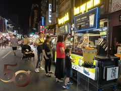 -六合夜市