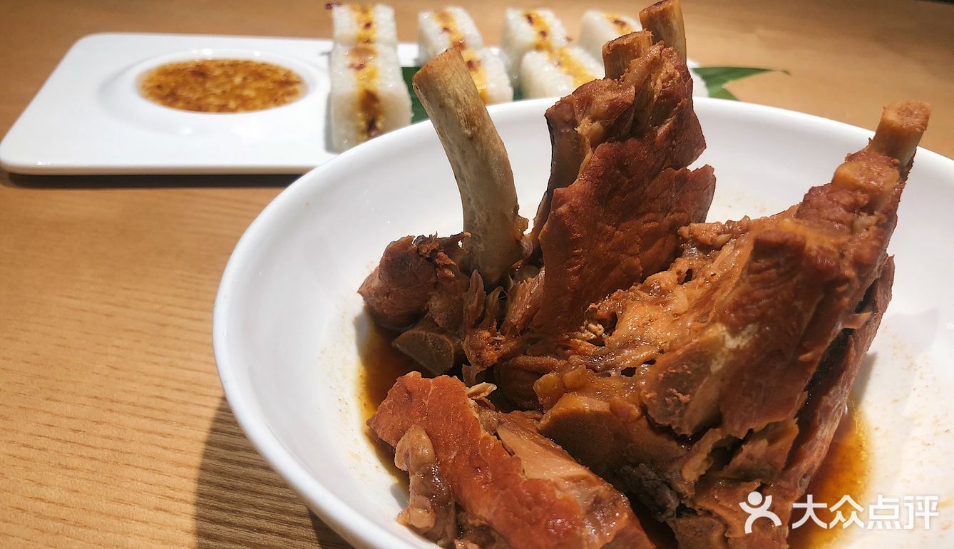 肉夹馍 它家的肉夹馍外皮是酥的