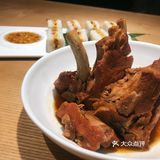 肉夹馍 它家的肉夹馍外皮是酥的