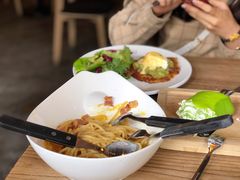 -Common Table · Brunch & Coffee