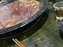 -渝嘴小老弟老火锅(华新村店)