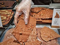 -Laderach 莱德拉(上海环贸iapm店)