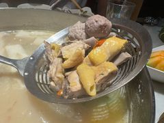 -尚尚仙·酸汤猪手·猪肚鸡火锅(华联万柳购物中心店)