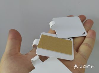 贴在墙上也可以 可以挂毛巾 浴花 浴巾等轻的东西