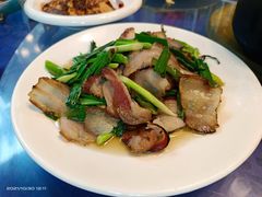 精品老腊肉-龙翔山庄雷鸡肉(青城后山泰安古镇店)