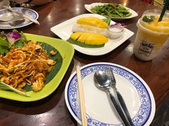 -Dang restaurant (patong phuket)