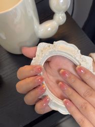 -芊屿芊浔美甲