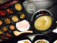 -菌海森林·非遗野生菌火锅(西山区滇池路摩根道店)