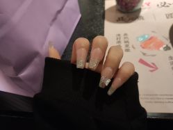 -UGIRL有个美甲