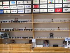 -豪门视光·星趣控·蔡司依视路眼镜代理商(中央大街店)