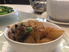 牛腩萝卜-太子园林酒家