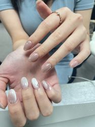 -芊屿芊浔美甲
