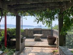 -亮河湾山庄