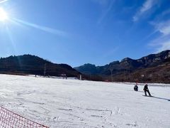 -济南卧虎山滑雪场