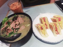 豬潤牛肉皮蛋芫茜米粉-华嫂冰室(尖沙咀店)