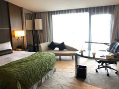 -上海滴水湖皇冠假日酒店