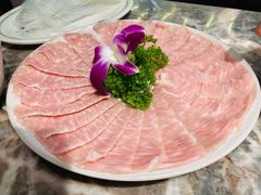 雪花猪颈肉-禄婶鸡煲·打边炉