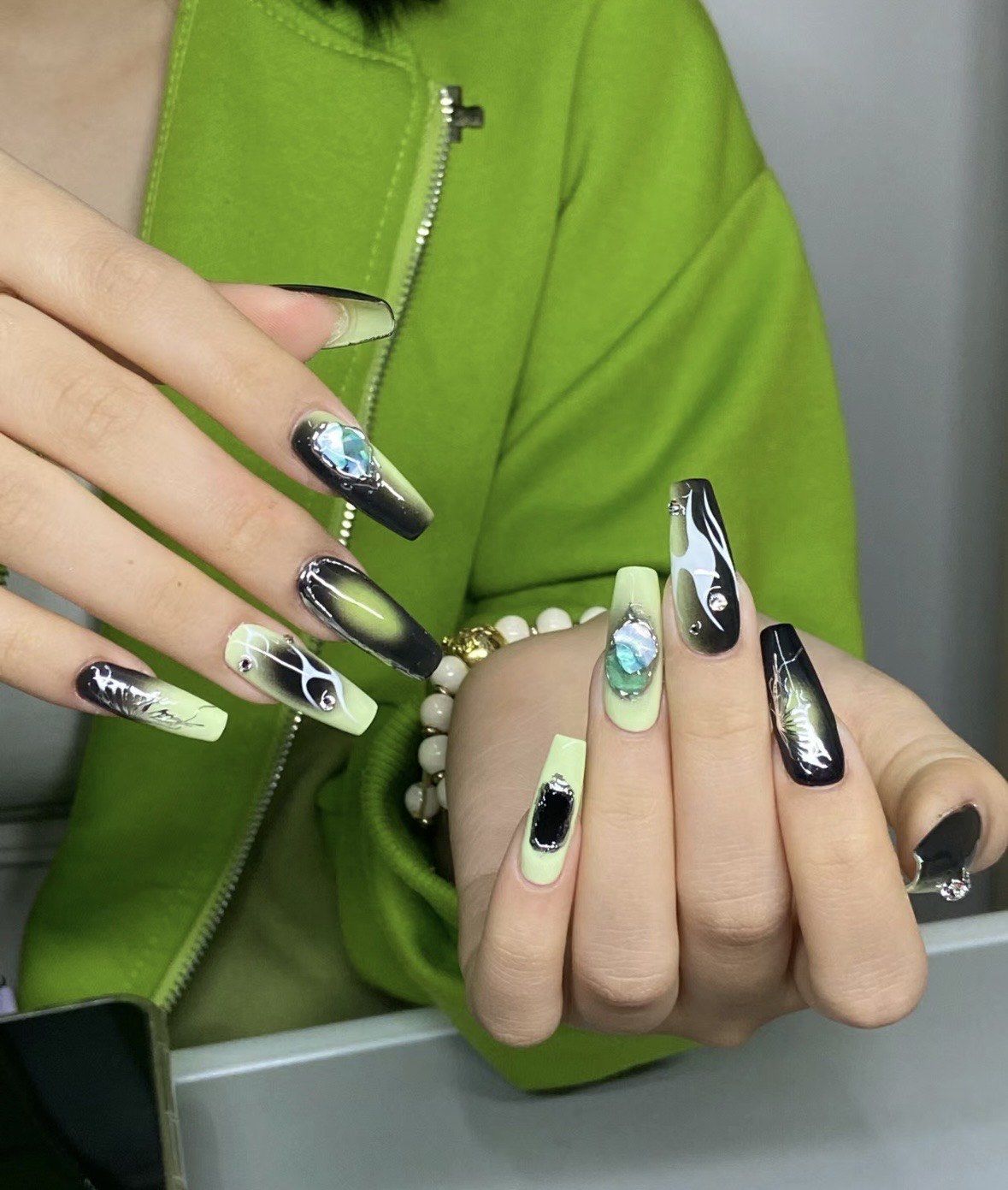 福理美甲,荧光绿辣妹美甲,辣妹感拿捏住了