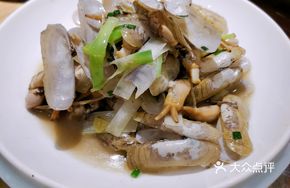Stir-fried Big Clams with Ginger and Scallion