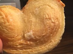 奶香蝴蝶酥-上海哈尔滨食品厂(淮海中路店)