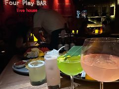 -FOUR PLAY BAR