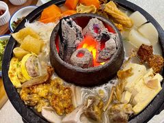 腾冲慢炖土锅子-云腾食府·云南菜