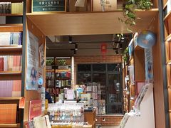 -新华书店(永安路店)