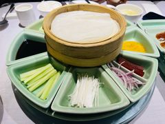 鸭皮沾跳跳糖-羲和雅苑•北京烤鸭(国贸商城店)