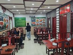 -湖南人家湘菜馆(镇江路店)