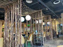 大堂-日进一片海.生腌海鲜火锅.宵夜烧烤(三里屯总店)