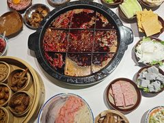 -卤校长老火锅(杨家坪直营店)