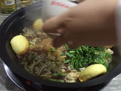 -晨皓祥人民公社铁锅炖菜(西华苑店)