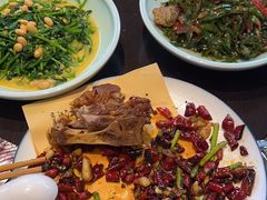 -川流不息·地道川菜·小龙虾(松东路店)