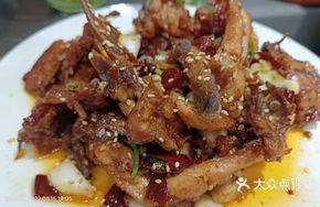 秘制炒鸡架
