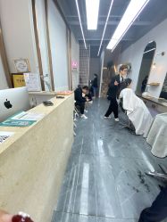 -茶发Salon·烫发染发理发