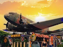 -席娜卡琳火车铁道夜市