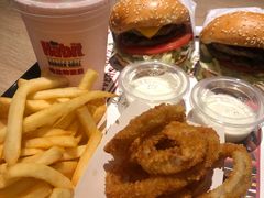 -The Habit Burger Grill 哈比特汉堡(复兴soho店)