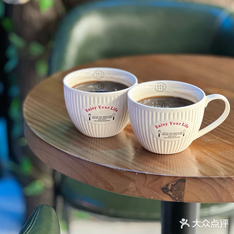 约上你的好朋友来这喝杯美式吧……超大杯
