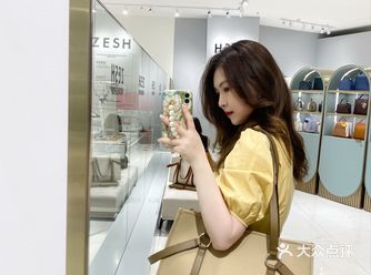 魔都探店|打卡超的明星同款国货包包