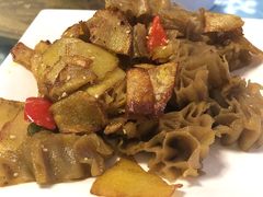 -天天向上素食餐厅(五台山店)