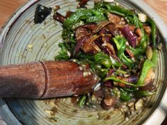 皮蛋青椒擂茄子-费大厨辣椒炒肉(万家丽一店)
