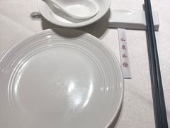餐具摆设-山泉公馆酒家(广州东站店)