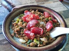鹅乸腊肠煲仔饭-阳江河堤老牌曾记美食