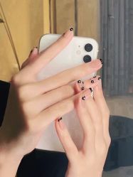 -悦指间美甲美睫