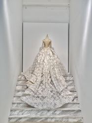 点击看大图 -Renee芮亦婚纱