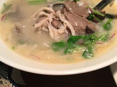 阿里家白羊杂汤-阿里家·新疆烤肉酒場 by MIG