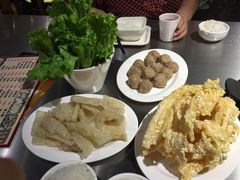 -胡须佬鸡煲四季火锅店(石厦西村直营店)