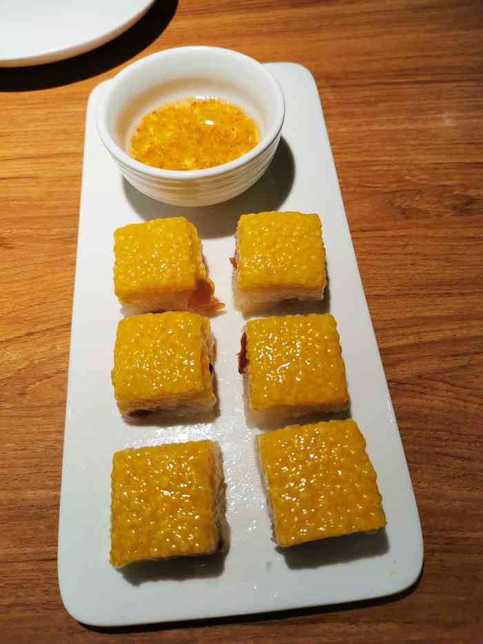 文峰广场一家西北菜,味道很不错,经常来吃,酸奶很好吃,沙棘汁也不错