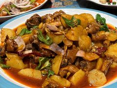 中盘鸡-乡村馕坑肉·烧烤·新疆菜·本地人更爱吃(阿勒泰首店)